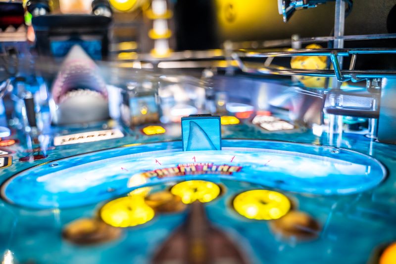 Jaws Premium Pinball Machine