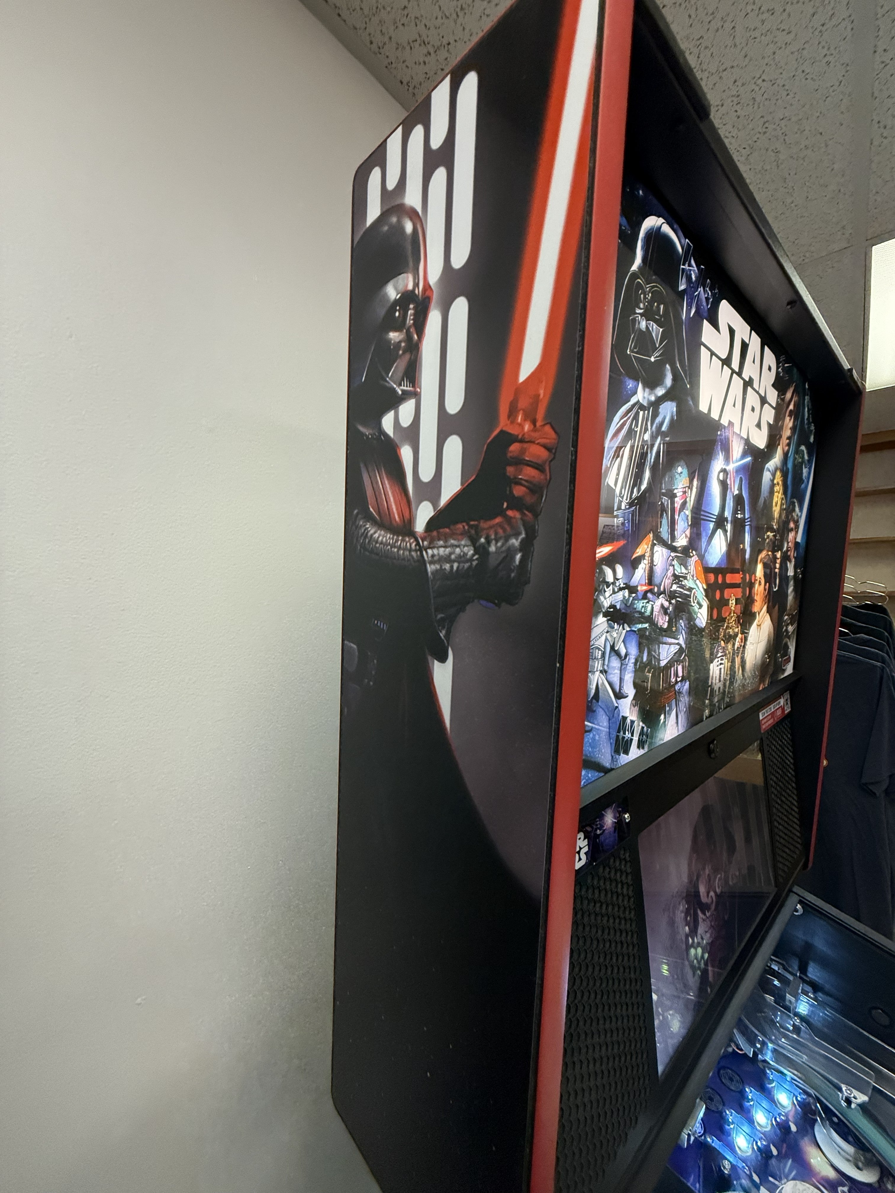 Star Wars Pro 2017 Pinball Machine - Used