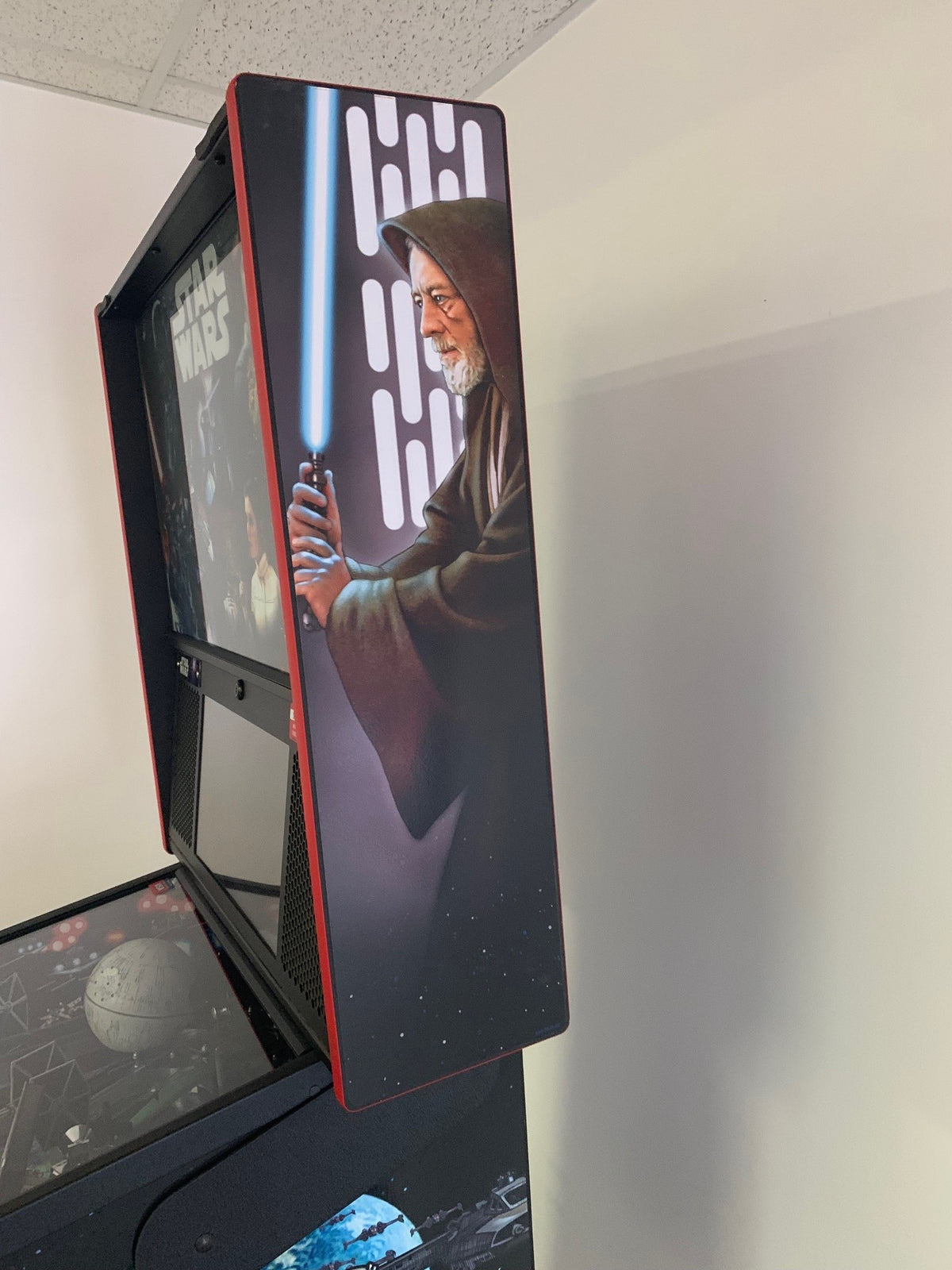 Star Wars Pro 2017 Pinball Machine - Used
