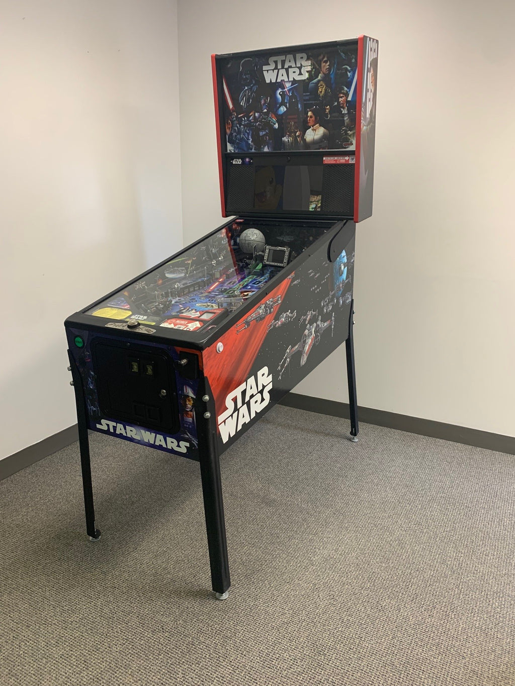 Star Wars Pro 2017 Pinball Machine - Used