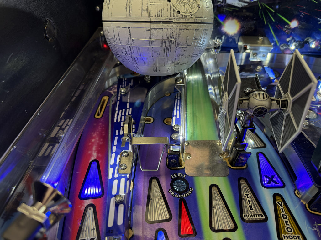 Star Wars Pro 2017 Pinball Machine - Used